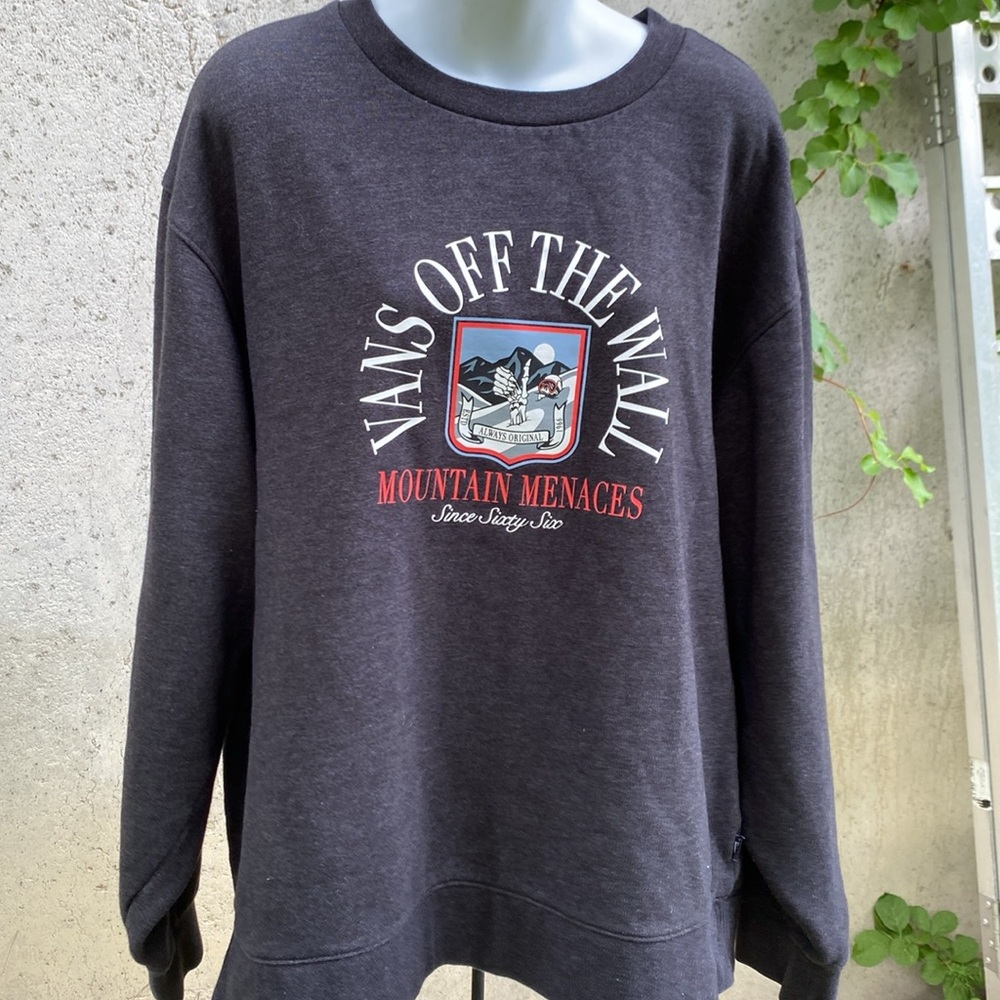 Black Van Off The Wall Mountain Menaces Graphic Design Men’s Size XL Sweatshirt